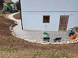 Wege- und Mauerbau